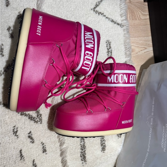 Moon Boot Icon Low Nylon Boots - Picture 10 of 14